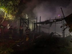 Rumah Kayu di Jalan G Obos Induk Ludes Terbakar, Diduga Akibat Korsleting Listrik
