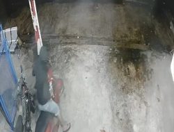Aksi Maling Terekam CCTV, Motor Pemilik Salon di Sampit Raib saat Dini Hari