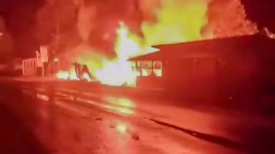 Kebakaran Dini Hari di Kameloh Baru Hanguskan Dua Warung dan Satu Rumah Panggung