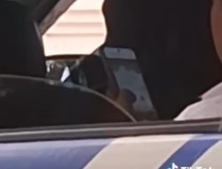 Skater Dapet Pak? Video Diduga Oknum Polisi Main Judi Online di Mobil Dinas Ramai di Medsos