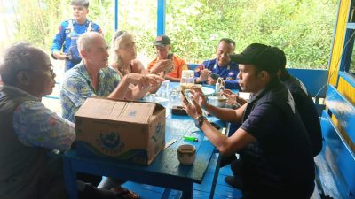 Hantam Bangkai Kapal, Yacht Pasangan Turis Belgia Nyaris Tenggelam di Kotim