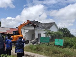 Eksekusi Pengosongan Tanah di Menteng XII Berjalan Lancar, Satu Rumah Dirobohkan