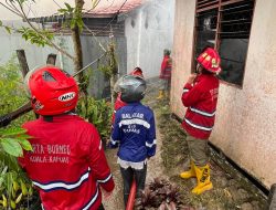 Kebakaran Pagi Hari di Kuala Kapuas, Rumah Pensiunan ASN Hangus Terbakar