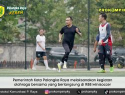 Wali Kota Palangka Raya Fairid Naparin Gelar Olahraga Bersama ASN