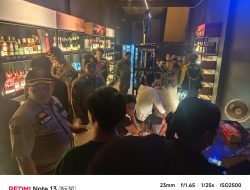 Toko Miras Asia Diduga Tak Kantongi Izin Minum di Tempat, Tapi Kenapa Satpol PP Masih Lunak?