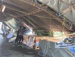 Angin Kencang Robohkan 7 Stan Pasar Ramadan di Palangka Raya, Pedagang Soroti Kondisi Tenda