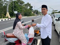 PDI Perjuangan Pulang Pisau Berbagi Takjil, Wujud Kepedulian di Bulan Ramadan