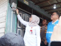 Hadirkan Harapan di Bulan Ramadan, PLN UID Kalselteng Nyalakan 40 Rumah Lewat Program LUTD
