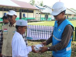 Tebar Berkah Idul Adha di Pelosok Kapuas, YBM PLN UID Kalselteng Salurkan 130 Paket Daging untuk Warga Prasejahtera