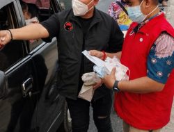 Palangka Raya Diselimuti Asap, PDI Perjuangan Turun Jalan Bagikan Masker Gratis