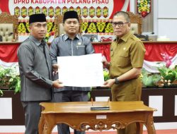 Sekda Pulpis Hadiri Rapat Paripurna Pandangan Fraksi Terhadap Raperda Perubahan