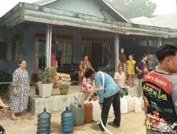 Pemprov Kalteng Distribusikan 86.200 Liter Air Bersih ke Sejumlah Kabupaten