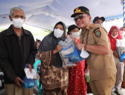 Gubernur Kalteng Bantu Masyarakat Kereng Bangkirai